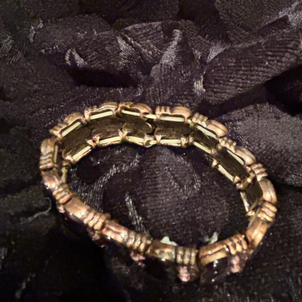 NWOT- VINTAGE BRACELET BEADS AND BRONZE - Picture 8 of 8